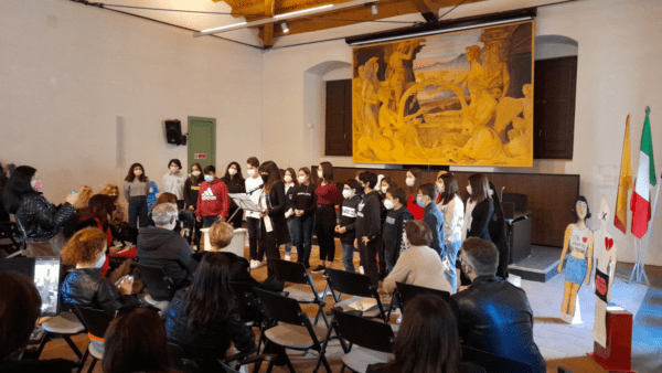 Flash mob al Palazzo della Cultura per la giornata contro la violenza sulle donne