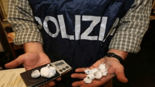 Giovani trovati dai Falchi in possesso di cocaina a ogni controllo (NOMI E DETTAGLI)