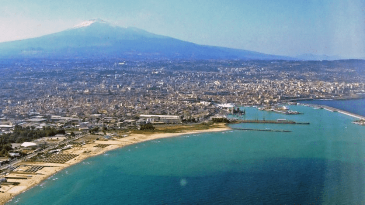 Le Bandiere Blu in Sicilia salgono a 11: nessuna spiaggia premiata a Catania (I DETTAGLI)