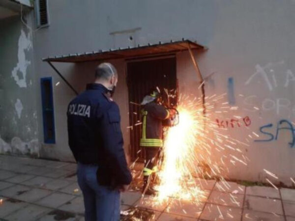 Librino, 29enne arrestato per spaccio e occupazione abusiva di un immobile del Comune