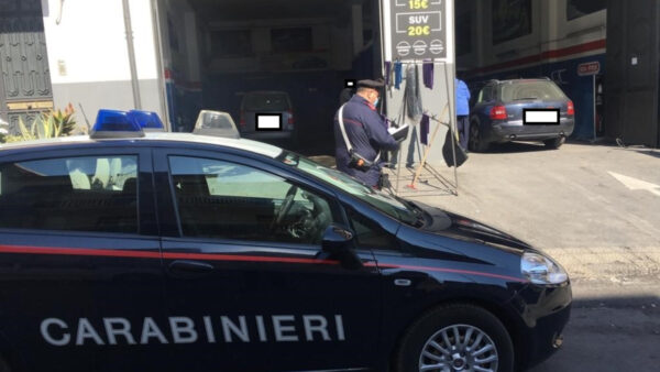 Misterbianco, lavoratori in nero presso un autolavaggio: attività sospesa