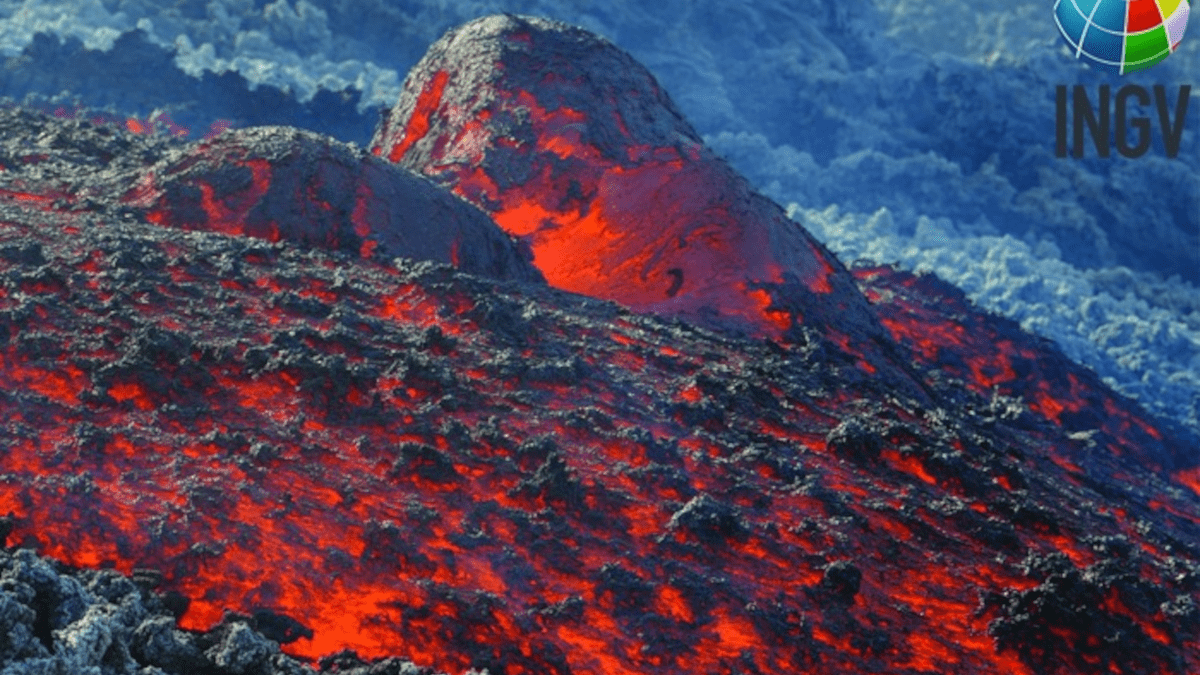 Nuova bocca nella Valle del Bove: emerge colata sull’Etna a quota 1.900 metri