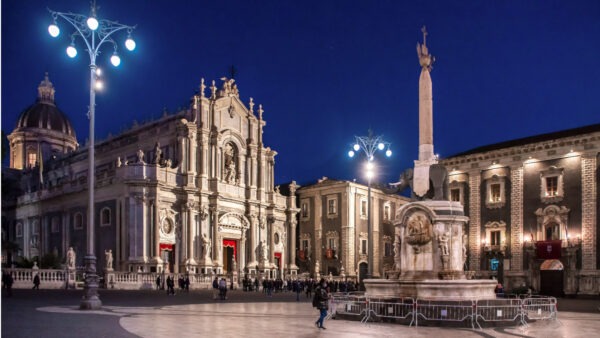 Nuova illuminazione con luci a led per la Cattedrale di Sant’Agata, Pogliese: “Catania risplende di luce nuova”