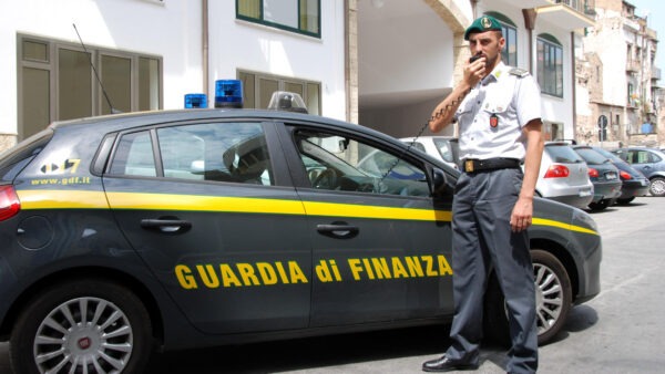 Operazione "Sipario", 22 arresti nel catanese per associazione mafiosa ed estorsione ad imprenditori e artisti