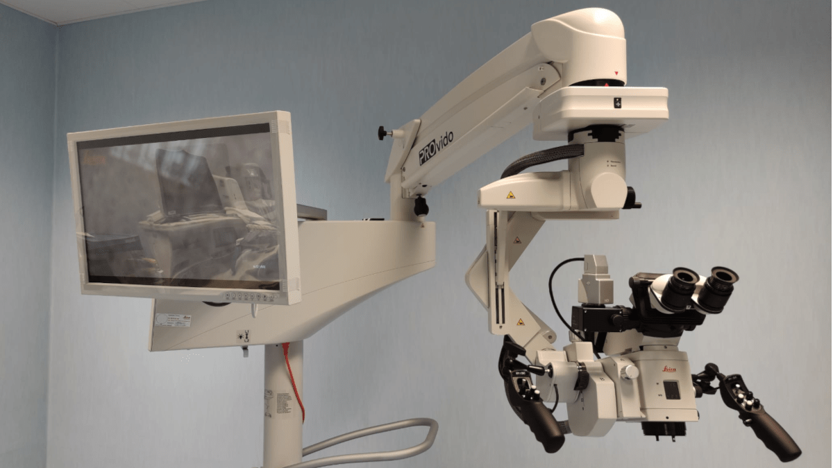 Ospedale Cannizzaro: nuovo avanzato microscopio per ricostruire la mammella con lembi dell’addome