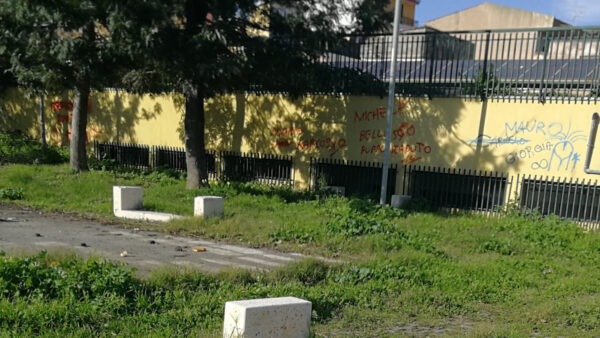 Piazza delle Universiadi. Cardello: "Un vero monumento al degrado e all'abbandono"