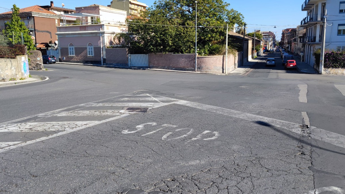 Piazza Ignazio Roberto "Va messa subito in sicurezza": il grido d'allarme di Buceti