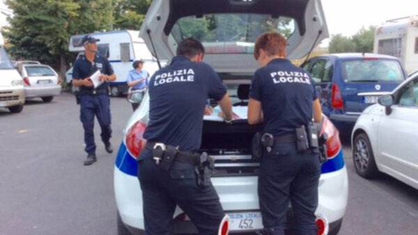 Polizia Locale, controlli anti covid con sanzioni e sequestri di merce abusiva