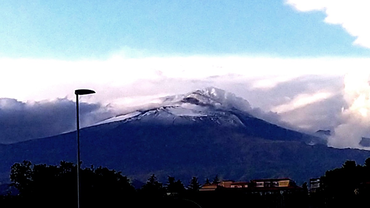 Prima neve sull'Etna, temperature a ribasso