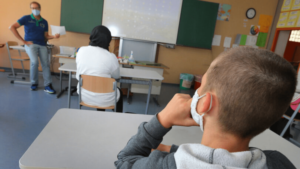 Riapertura scuole rinviata di tre giorni in Sicilia causa Covid