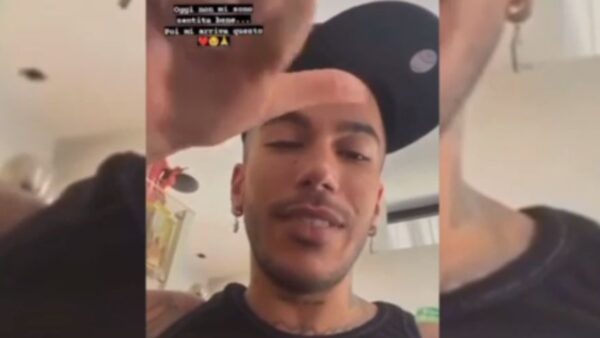 Violenza di gruppo a Palermo, Sfera Ebbasta manda un messaggio alla vittima. Ecco le parole del rapper