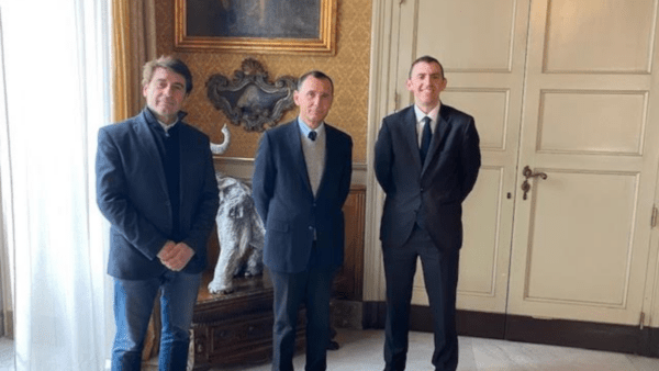 Sindaco facente funzioni incontra presidente Wizz Air a Palazzo degli Elefanti