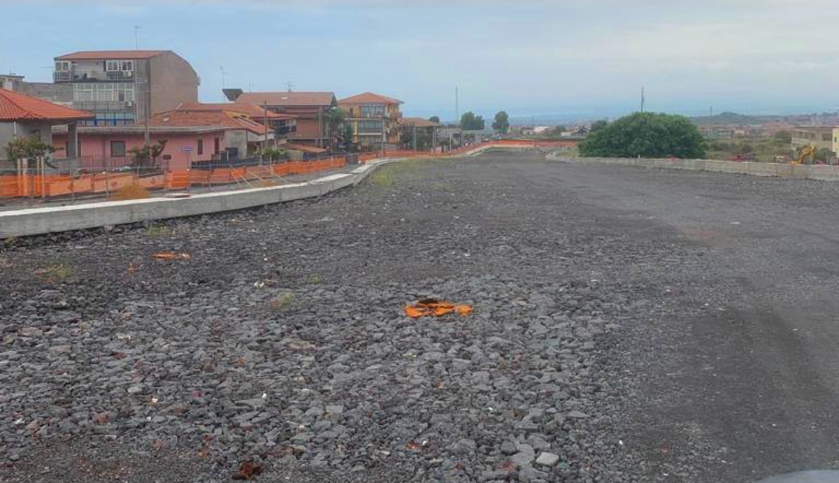 Strada dell'Etna: Via Amenano chiusa al traffico per lavori di completamento stradale
