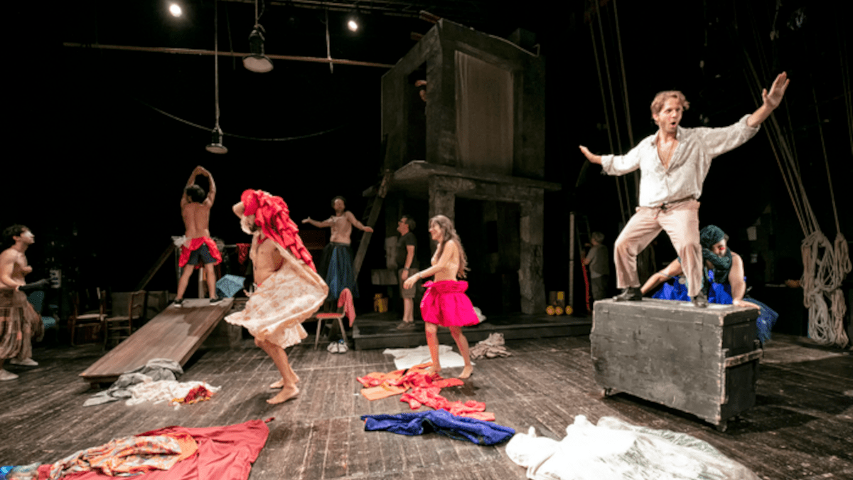Teatro Stabile: “La nuova colonia” di Pirandello, terzo spettacolo del cartellone “Evasioni” con attori under 35, da domani in scena