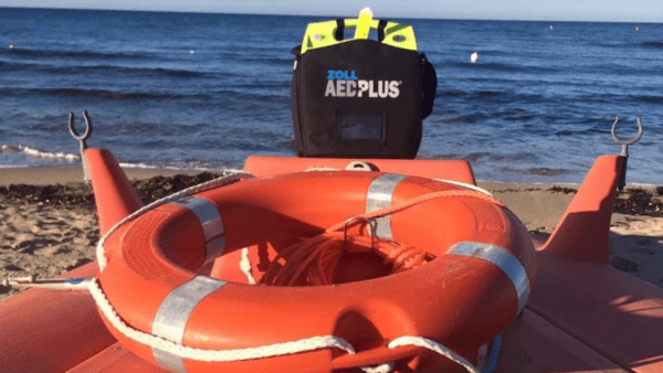 Un nuovo defibrillatore sarà installato nella spiaggia libera Vulcano