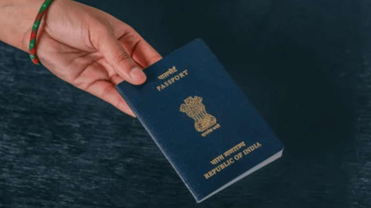 Utilizza passaporto per registrazione in struttura ricettiva: in carcere per falsificazione e ricettazione