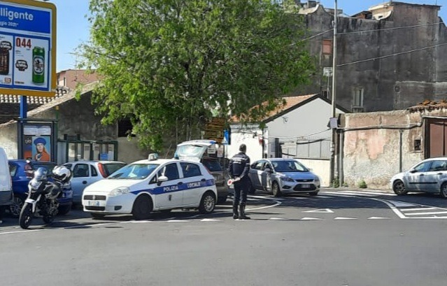 Viabilità, a Catania multe a raffica e un centinaio di auto rimosse in quattro giorni