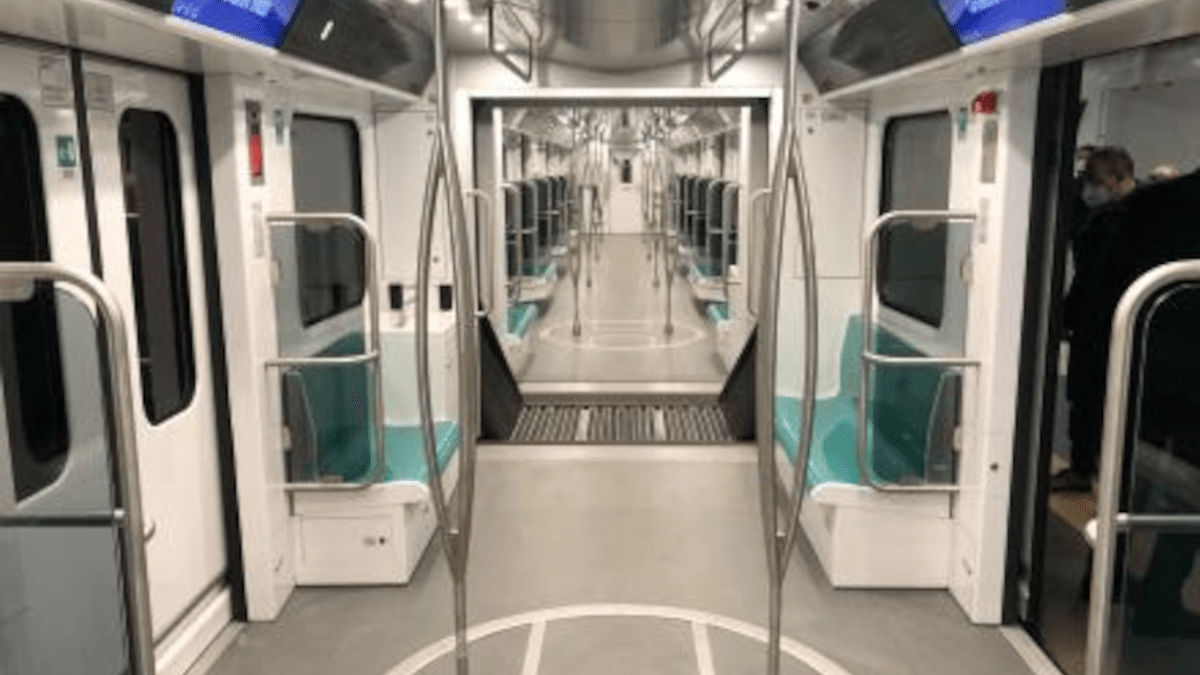 Viaggio inaugurale per il primo dei dieci nuovi treni della metropolitana di Catania
