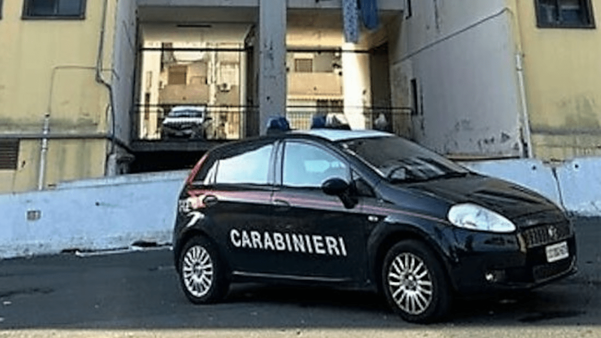 Viale Nitta: pusher incontra i Carabinieri nel tragitto per andare a “lavoro”