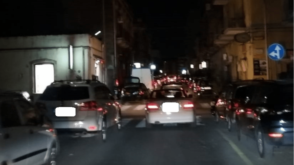Vie centrali di Catania totalmente al buio e aumenta il rischio d’incidenti mortali