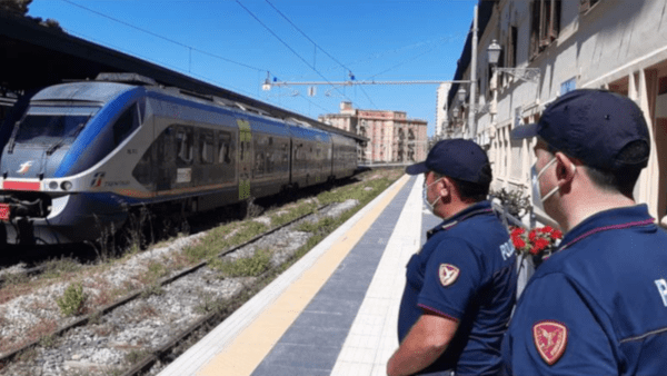 VIII operazione “Stazioni Sicure”: 25 stazioni siciliane controllate, unità cinofile a Catania