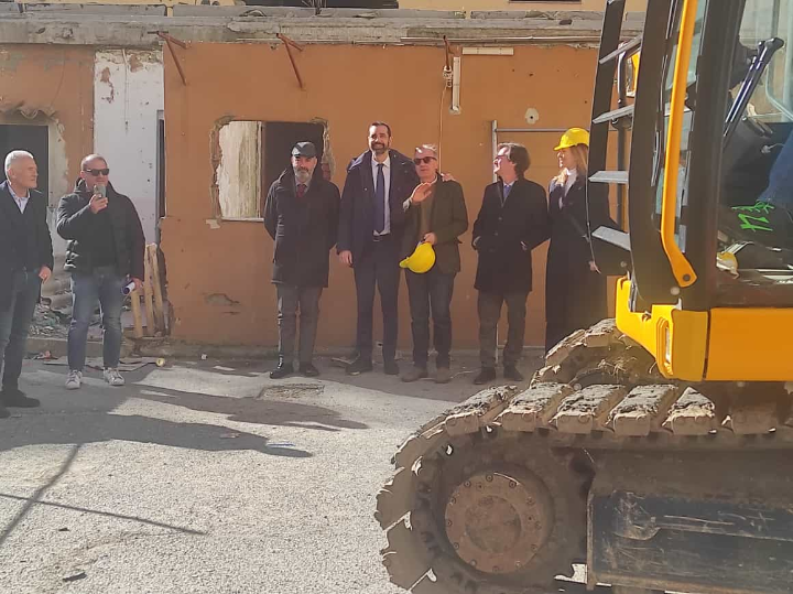 Demolizione baracche Camaro Sottomontagna: il Comune di Messina procede con i lavori di ripristino urbanistico