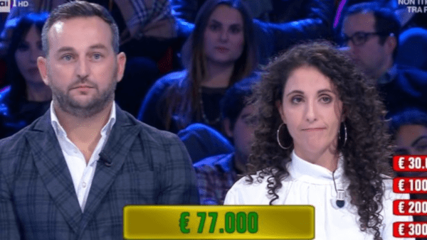 Giovane coppia del Catanese “sbanca” Affari Tuoi su Rai 1: vinti 77.000 euro
