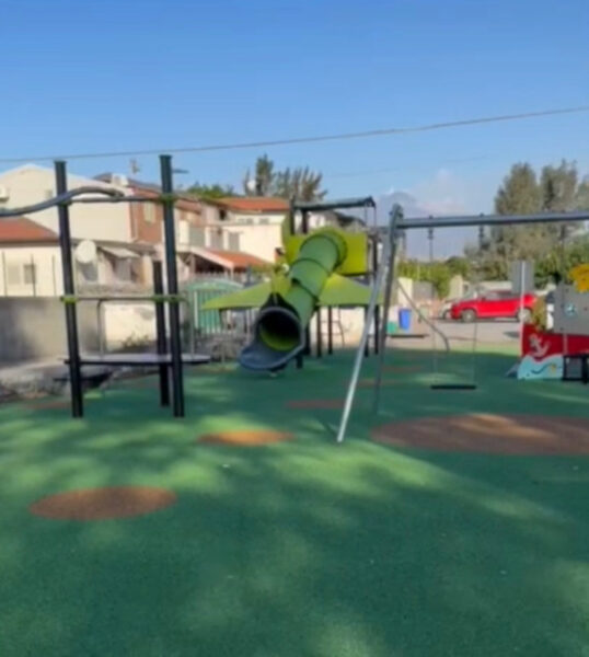 Il Comune di Catania consegna sei nuove bambinopoli per i giochi dei bambini