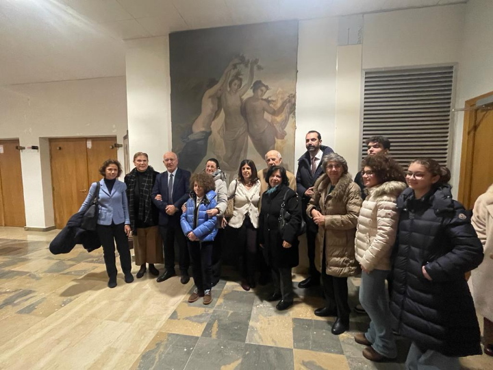 Il Comune di Messina riceve in dono il dipinto "Una danza aerea delle Grazie" del pittore Carta