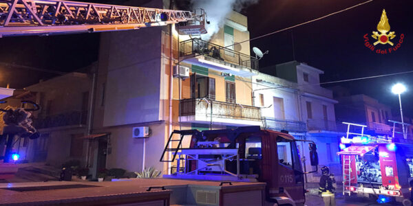 Incendio in appartamento a Ragusa: intervento dei Vigili del Fuoco