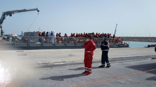 Tre scafisti egiziani fermati a Pozzallo: tre in carcere