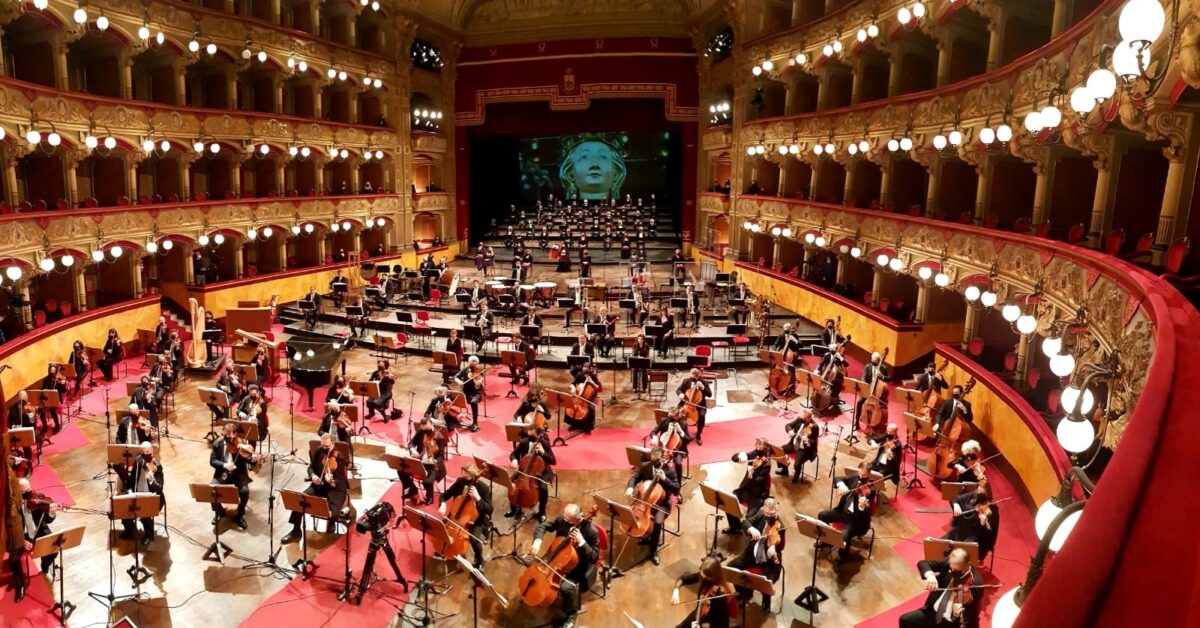 AVVISO DI SELEZIONE PER MAESTRI COLLABORATORI E DIRETTORE MUSICALE