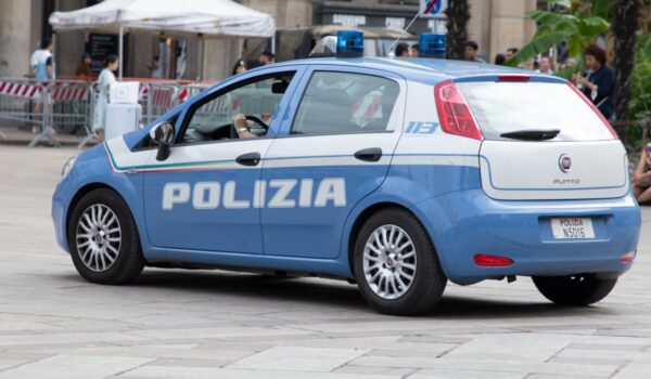 Azione contro parcheggiatori abusivi a Catania: indagati dalla Polizia di Stato