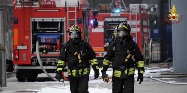 Incendio in vico degli Angeli: prontamente domato dalle squadre dei Vigili del Fuoco