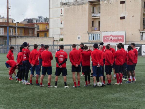 Modica Calcio: Settineri prepara la squadra per la sfida contro il Santa Croce