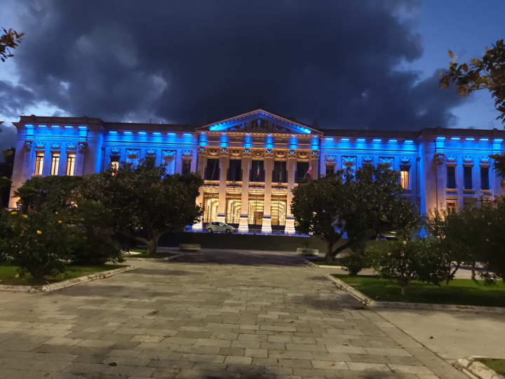 Palazzo Zanca di Messina si illumina di blu per la Giornata Nazionale delle vittime civili delle guerre