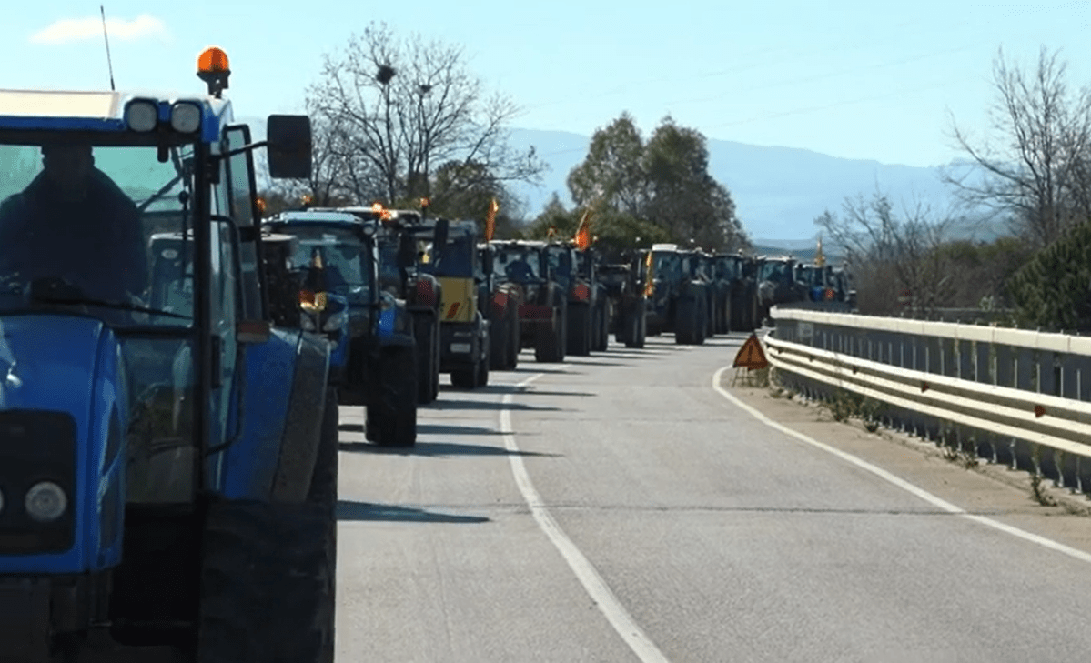 Solidarietà agli agricoltori: la dignità del lavoro va salvaguardata.