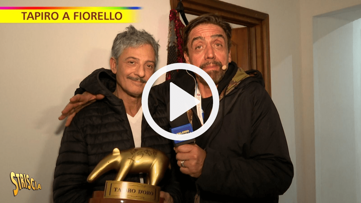 Tapiro d’Oro a Fiorello per Sanremo 2024: «Il tranello l’ha fatto lui a noi» [VIDEO]
