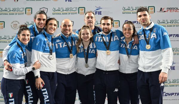 Trionfo azzurro al Cairo: oro per il team maschile e argento per le donne