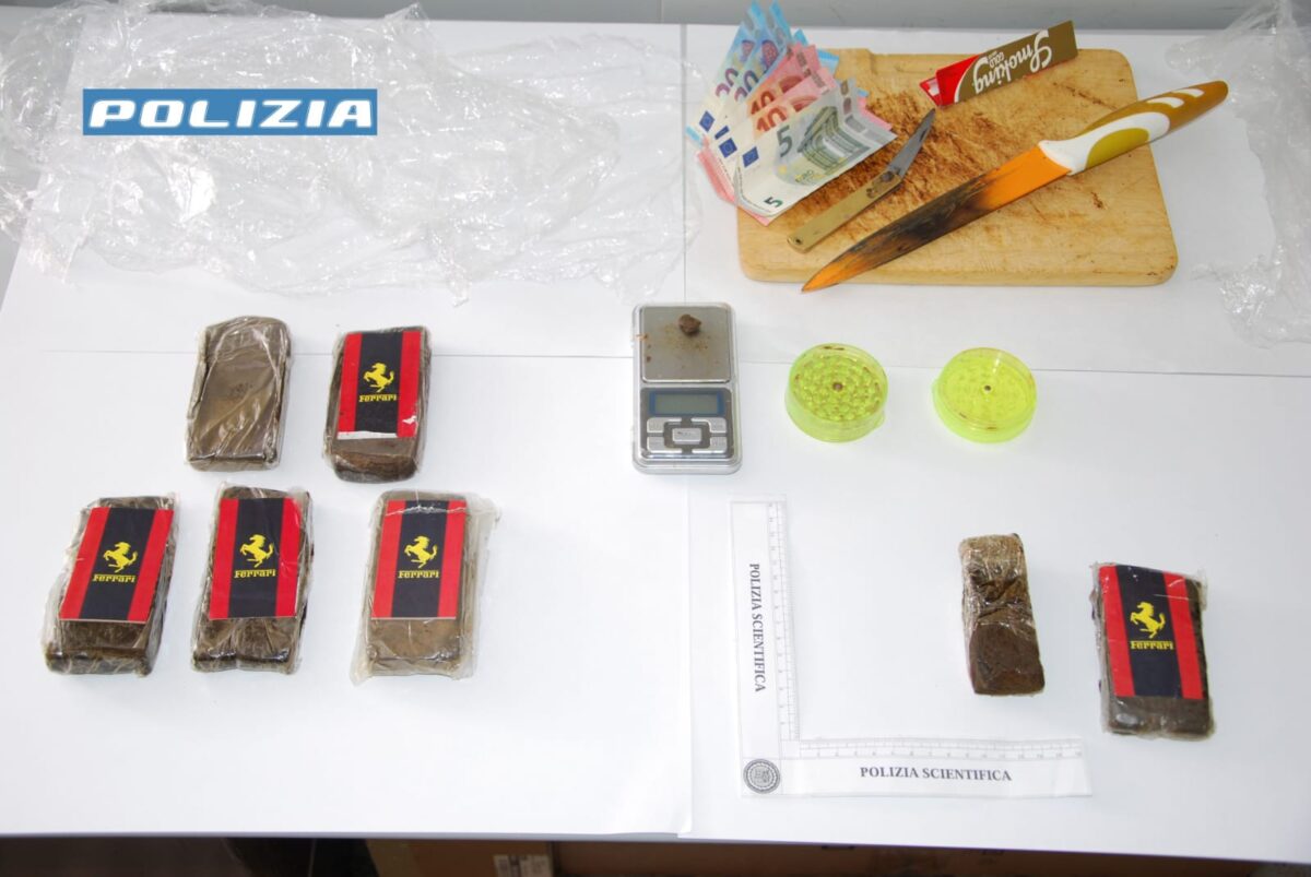 ARRESTATO SANTAGATESE CON 700 GR DI HASHISH