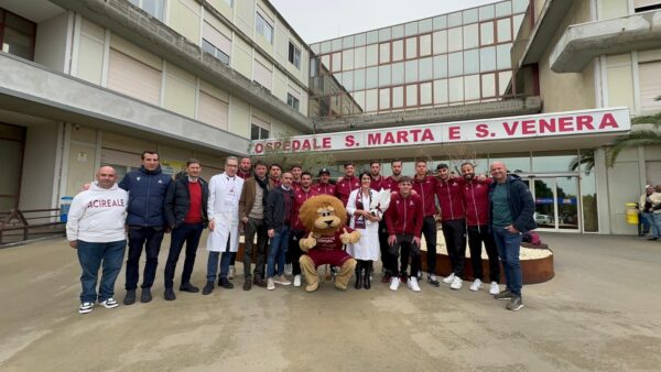 Acireale Calcio: Visita al reparto pediatrico del ‘S. Marta e S. Venera’