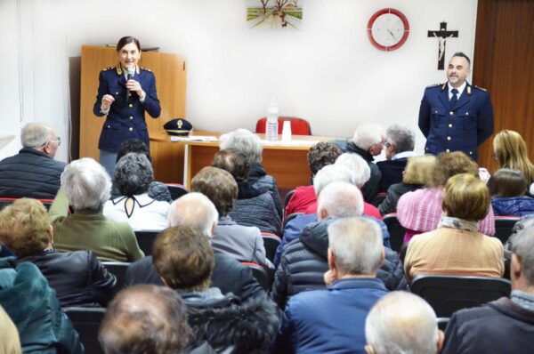 Campagna sicurezza per gli anziani: Polizia di Stato sensibilizza sulla legalità