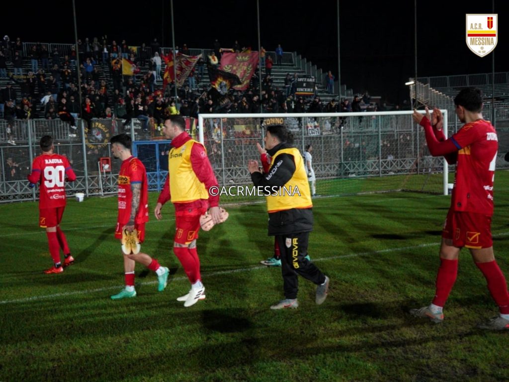 Il Messina pareggia 1-1 contro il Latina: maturità al "Francioni"