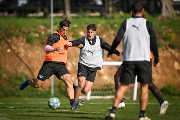 Intenso allenamento di oggi per il Palermo FC: tutti pronti per la prossima sfida!