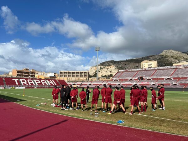 Preparazione al match contro l'Acireale: primo allenamento della settimana al "Provinciale"