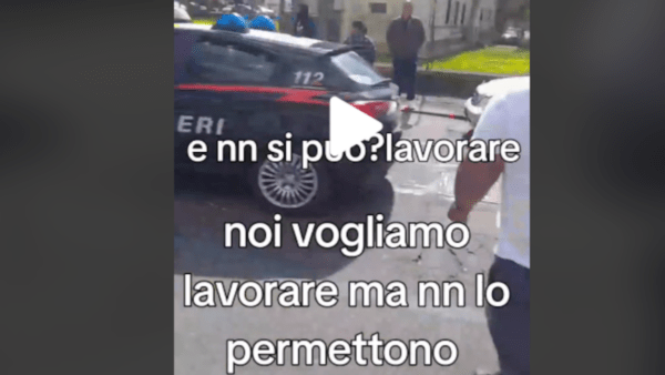 Durante il mercatino a Catania intervengono Polizia Municipale e Carabinieri [VIDEO]