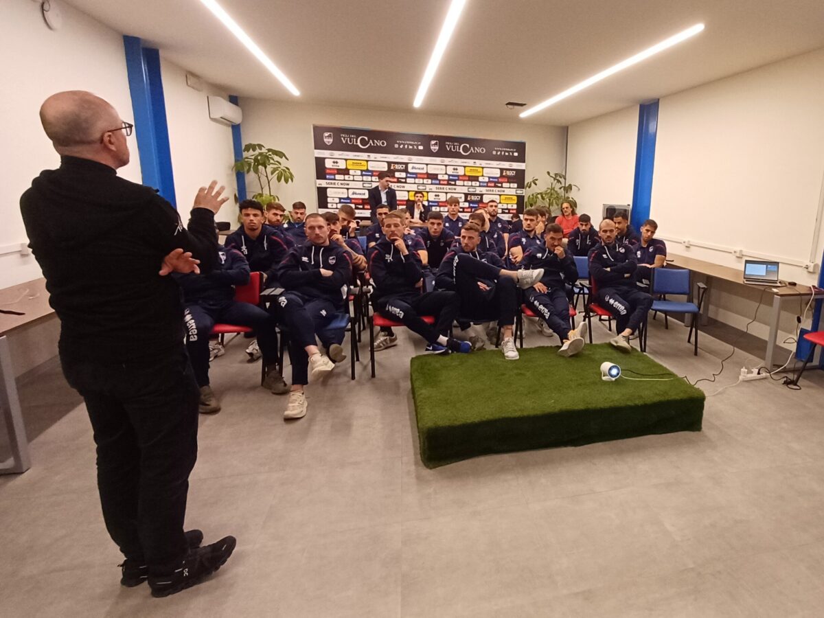 Formazione e opportunità: i calciatori del Catania FC partecipano al progetto "Terzo Tempo"