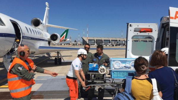 Aeronautica Militare salva neonato: trasporto d’urgenza da Catania a Roma in Jet