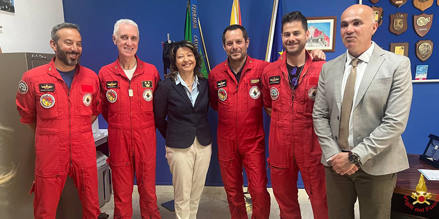 70° anniversario del Reparto Volo dei Vigili del Fuoco: incontro con gli studenti dell'Istituto Aeronautico Ferrarin a Catania
