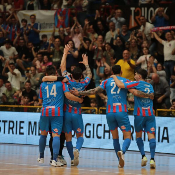 Emozionante vittoria di Meta Catania Calcio a 5 contro Pesaro: 4-3!